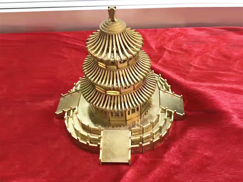 �����и��