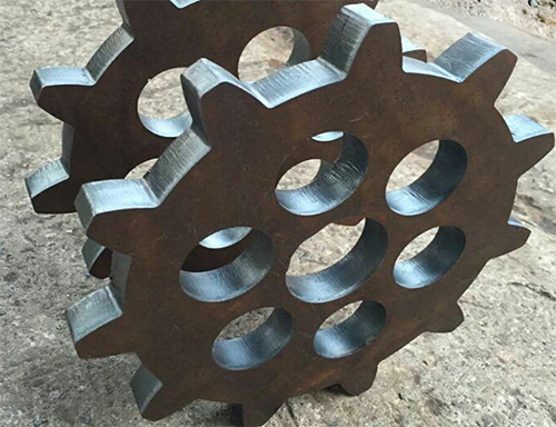 �����и����